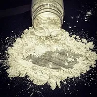 Интерферентный  перламутровый пигмент . Цвет золотой жемчуг